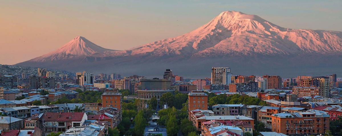 Россияне не отменяют поездки в Армению из-за акций протеста