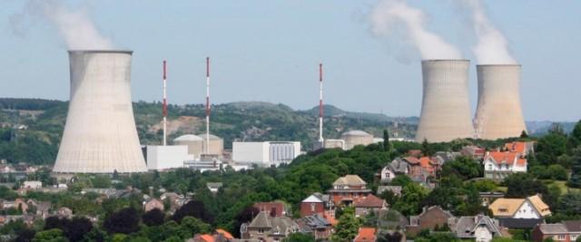 Требующие закрыть АЭС бельгийцы выстроили 90-километровую «живую цепь»