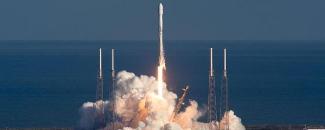 SpaceX потеряла обтекатель после запуска ракеты-носителя Falcon 9