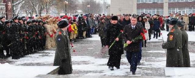 Жители Серпухова почтили память погибших воинам