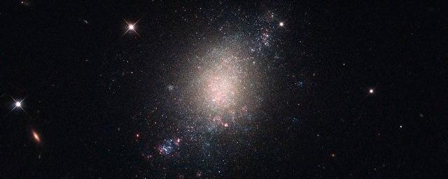 Телескоп «Хаббл» обнаружил галактику с несформированными звездами