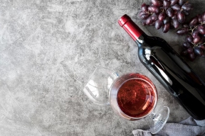 В мире выпили 22,1 млрд литров вина в 2023 году