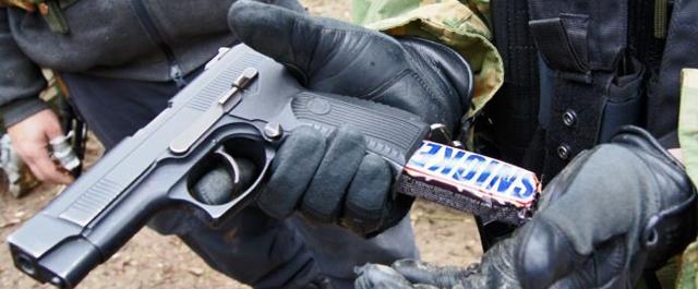 В Томске мужчина совершил пять ограблений с помощью батончика «Сникерс»
