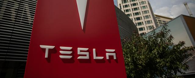 Илон Маск намерен выкупить акции Tesla и вывести ее с биржи
