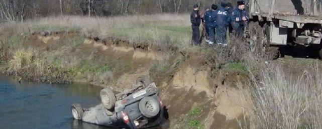 В Ашинском районе из реки достали авто с телом 70-летнего мужчины
