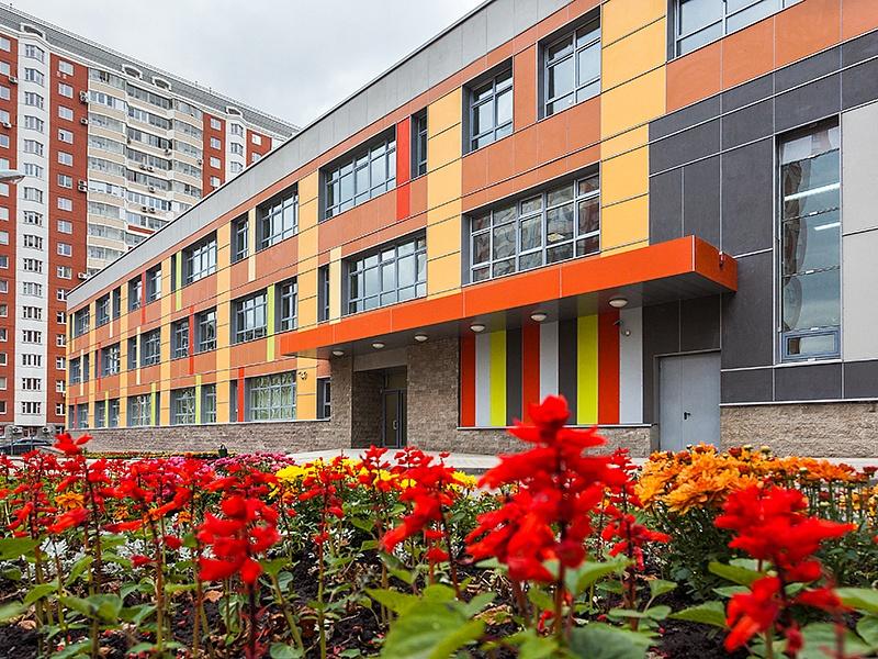 Премьер Дагестана проинспектировал строительство школы в Махачкале