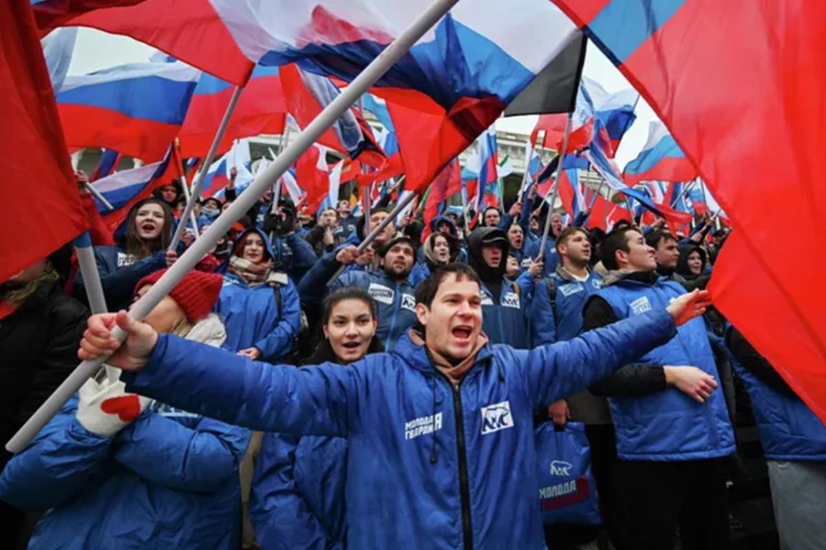 В День народного единства Путин встретился с детьми героев СВО и волонтерами