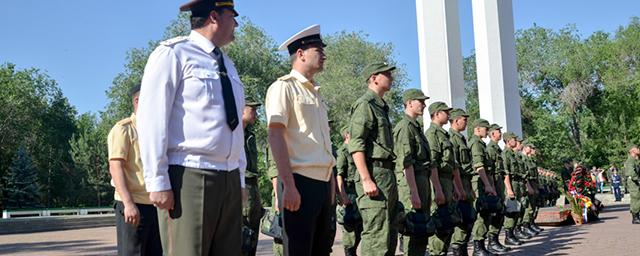 35 оренбуржцев отправились служить в армию