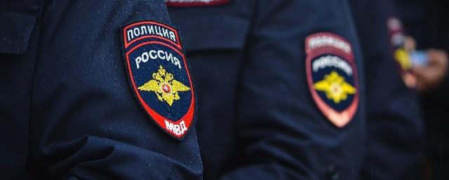 В Москве мужчина с тесаком во дворе дома напал на прохожего
