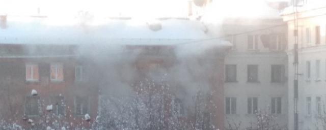 Из-за пожара в центре Мурманска из дома эвакуировали девять человек