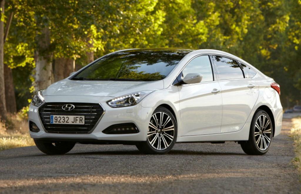 Hyundai представила обновленные седан и универсал i40