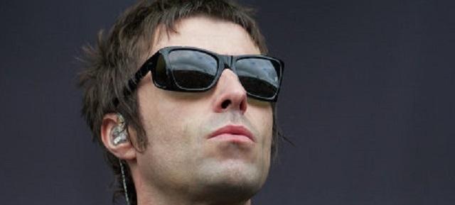 Солист Oasis обругал вынудивших его заваривать чай музыкальных пиратов