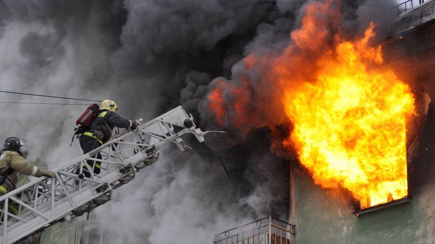 В Оренбурге в многоэтажном доме‍ произошел пожар