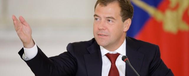 Медведев: Налоговая система страны нуждается в настройке
