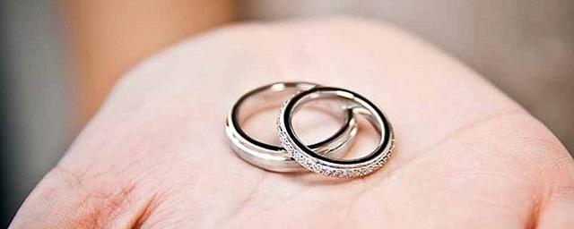 В Пскове за 11 месяцев зарегистрировали около 1700 браков