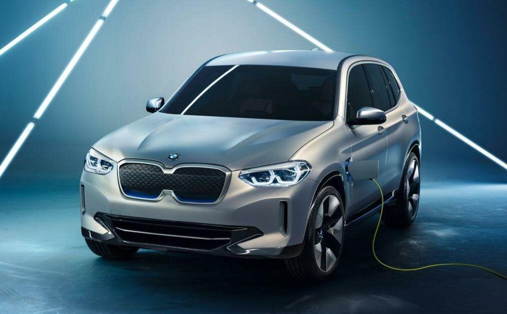 BMW представила новый электрокроссовер iX