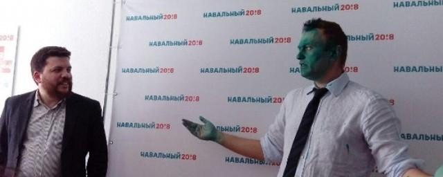 Навальному вызвали скорую после нападения в центре Москвы