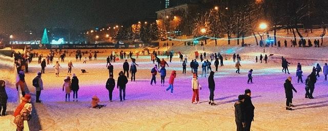 В парках Москвы откроют 40 катков с натуральным и искусственным льдом