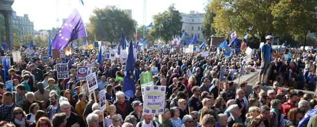 На улицах Лондона собрались 700 тысяч противников Brexit