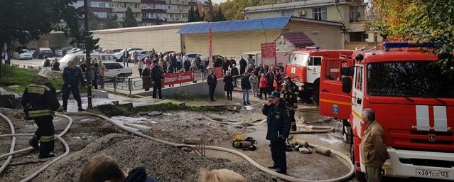 В Сочи при пожаре в пристройке к общежитию погиб один человек