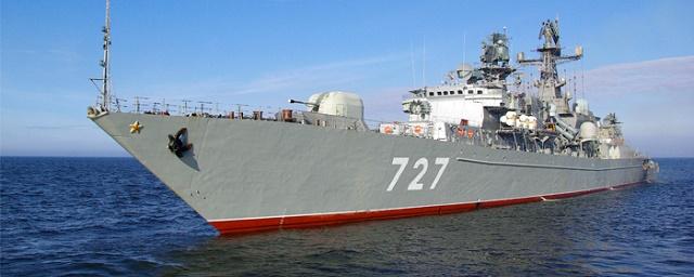 Минобороны обвинило эсминец США в опасном сближении с судном РФ