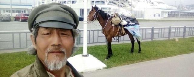 Китайский конный путешественник добрался до Ростова