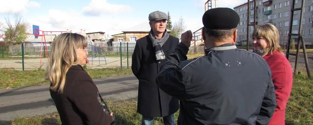 Депутат Курганской облдумы Колташов посетил спортплощадку в Варгашах
