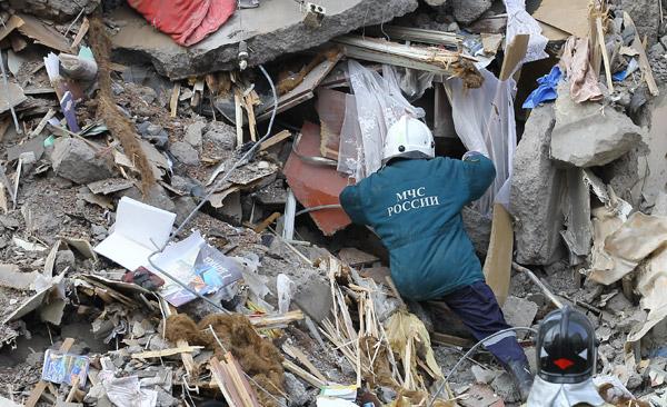 В Тульской области при обрушении крыши хранилища погибли три человека