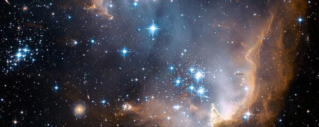 Ученые зафиксировали «кашель» умирающей гигантской звезды
