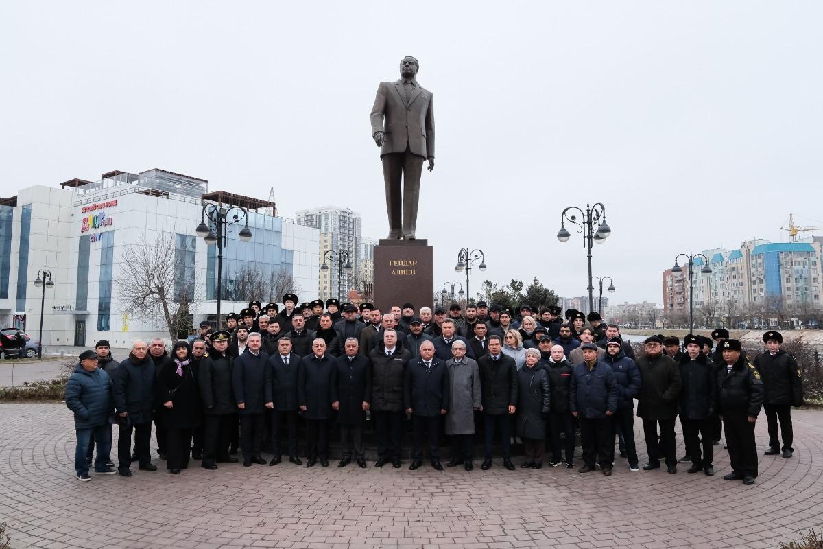 В Астрахани почтили память азербайджанского лидера Гейдара Алиева