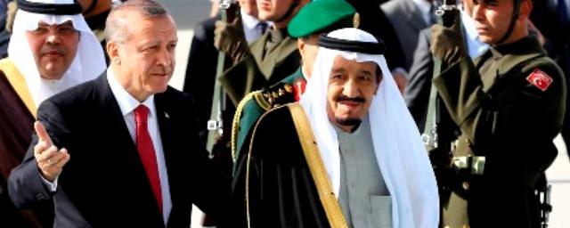 Встреча Эрдогана и короля Саудовской Аравии прошла под русский марш