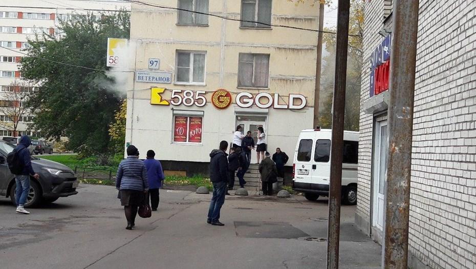 В Петербурге грабители ювелирного магазина открыли огонь по Росгвардии