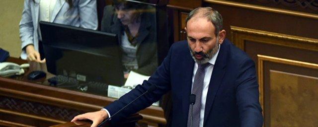 Новый премьер-министр Армении назвал происходящее «революцией любви»