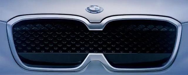 BMW показала тизер радиаторной решетки кроссовера iX3
