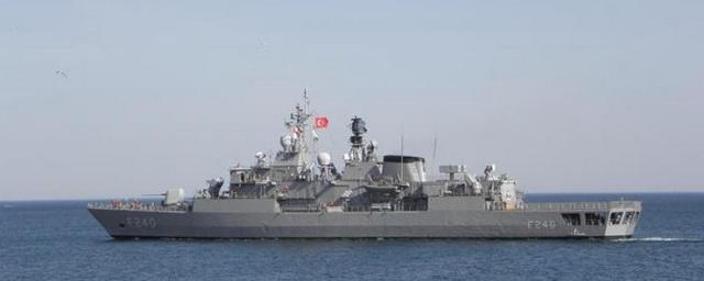 Участники путча захватили фрегат и пленили командующего флотом Турции