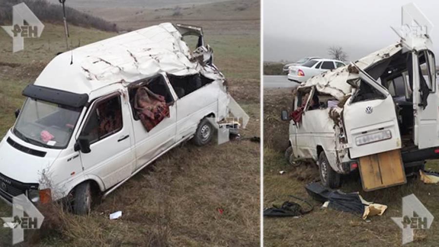 В Дагестане в аварии с микроавтобусом пострадали 13 человек