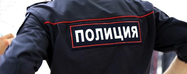 Полиция проводит переговоры с захватившим семью в заложники москвичом