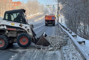 Больше 50 спецмашин убирали и вывозили снег с улиц Иркутска в выходные, дороги успели привести порядок к понедельнику