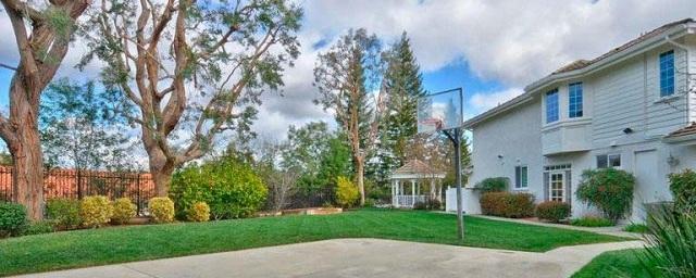 Гильермо дель Торо продает дом в Лос-Анджелесе