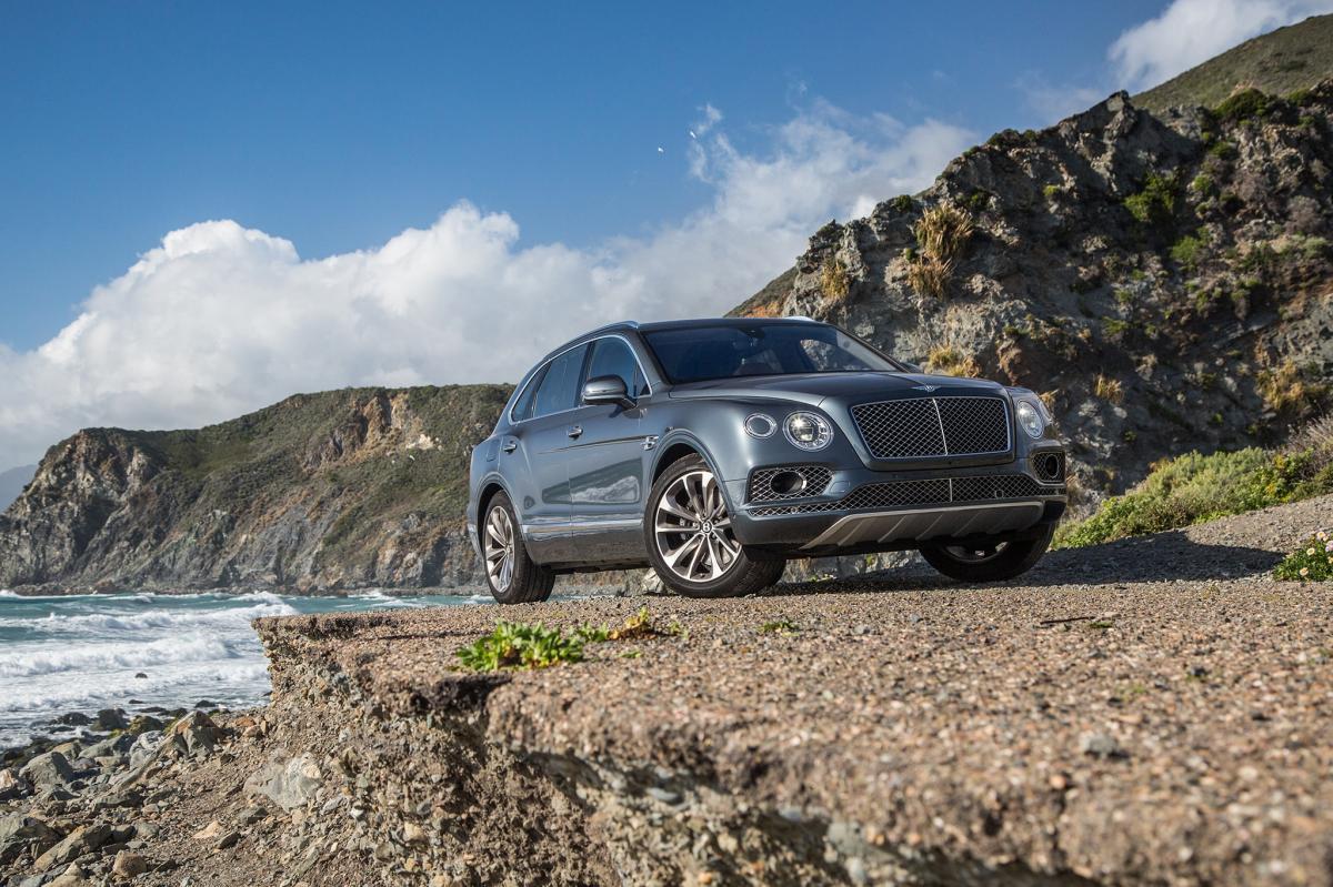 Улучшенный Bentley Bentayga Silver Frost оценили в 26 млн рублей
