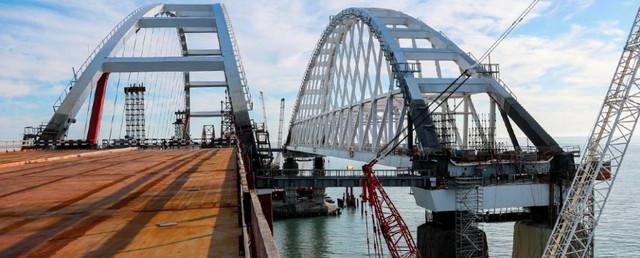Минтранс введет временный запрет на проезд фур по Крымскому мосту