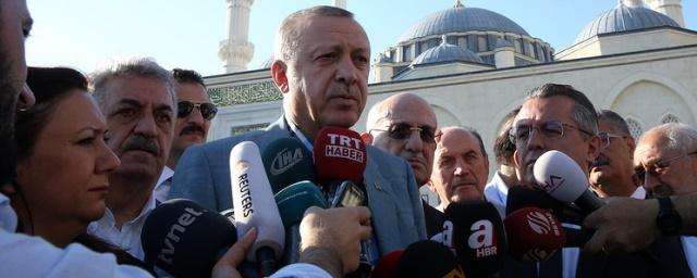 Эрдоган рассказал, почему упал в обморок во время утренней молитвы