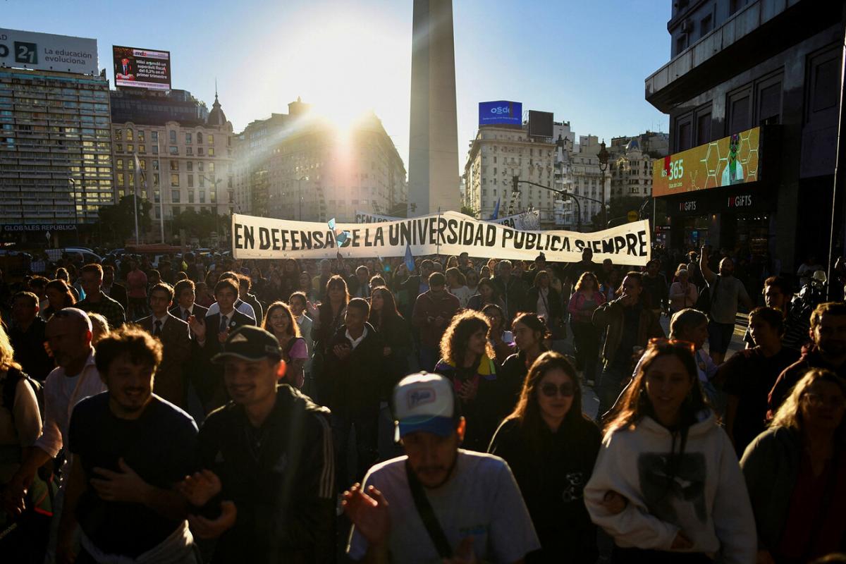 В центре Буэнос-Айреса прошла акция против политики властей в сфере образования