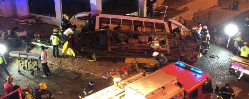 28 человек пострадали из-за схода трамвая с рельсов в Лиссабоне