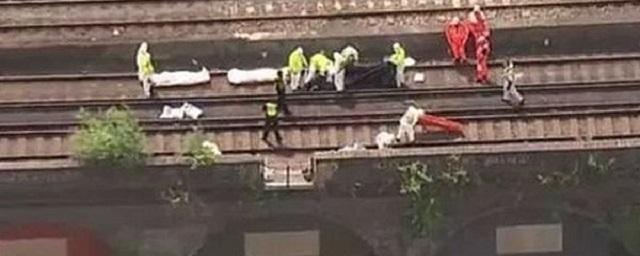 На юге Лондона поезд насмерть сбил троих людей