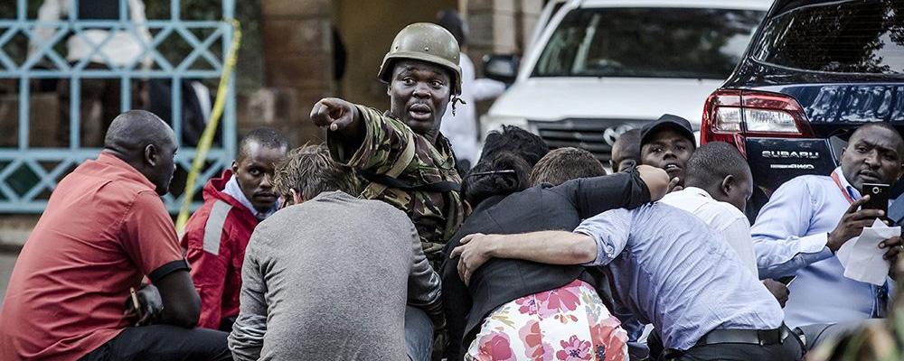 Число погибших при нападении на отель в Кении возросло до 14