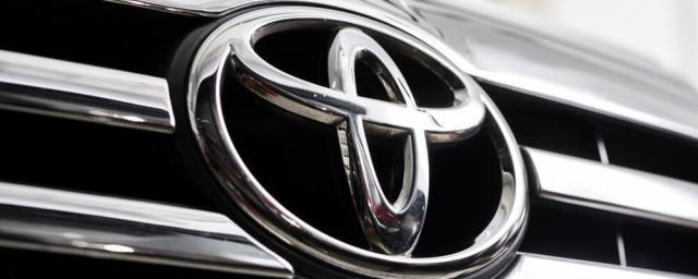 Toyota массово повысила цены на большинство своих моделей, представленных в России