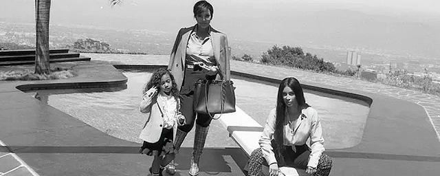 Ким Кардашьян вместе с 5-летней дочерью снялись в рекламе Fendi