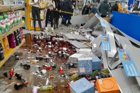В «Ленте» обрушился стеллаж с алкоголем, есть пострадавшие