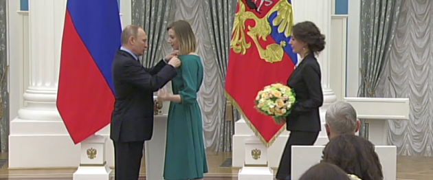 Путин вручил премии шести выдающимся деятелям искусства